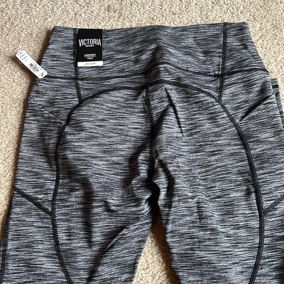 Victoria’s Secret VSX knockout tight grey Heather black pockets legging large - Picture 10 of 10